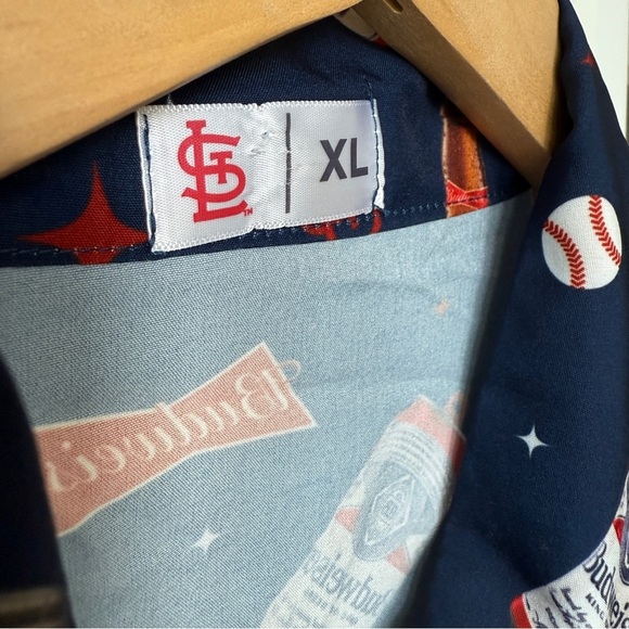 St. Louis Cardinals Budweiser Men's XL Graphic Print Button-Up Shirt MLB Casual - Picture 5 of 5